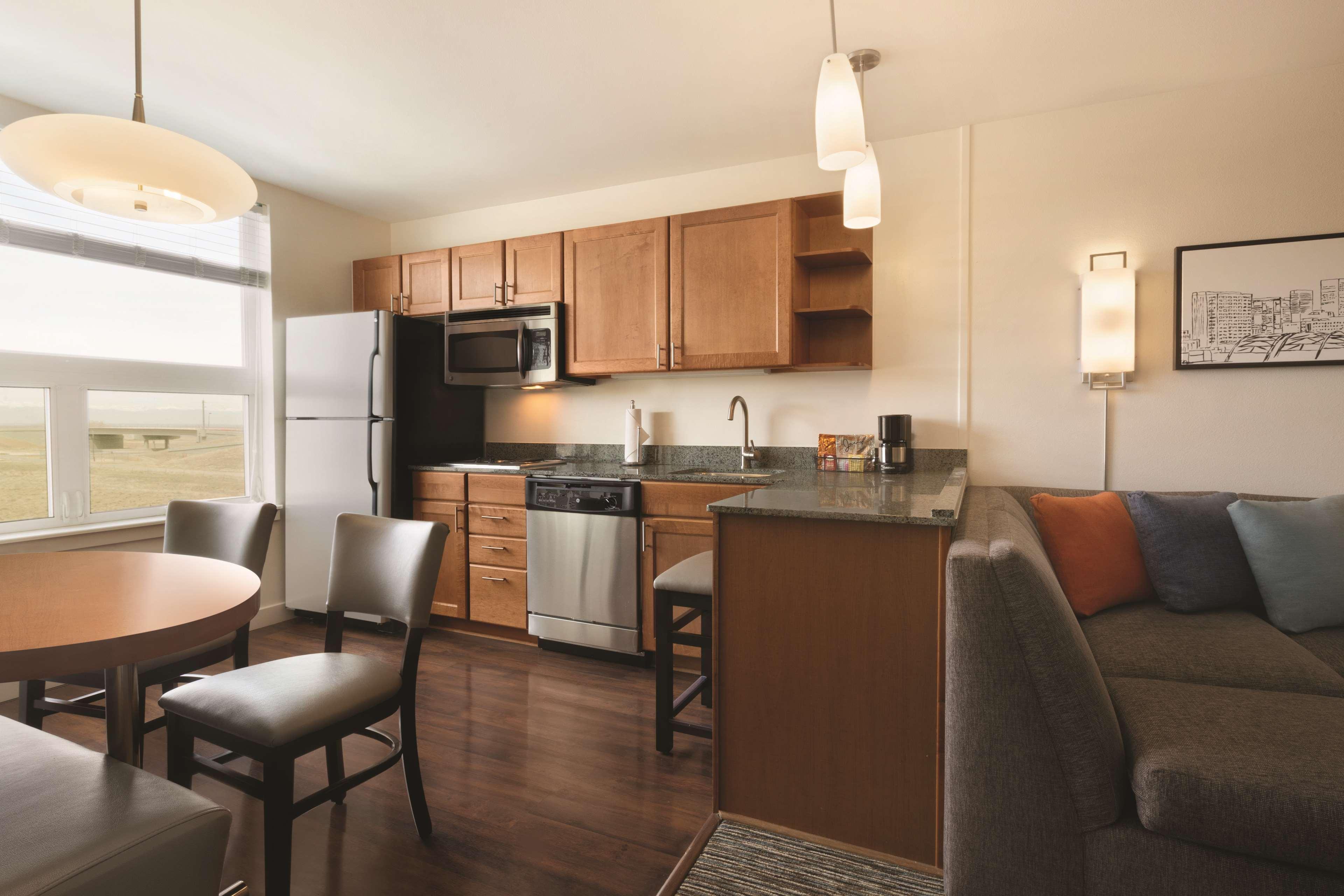 One-Bedroom King Suite